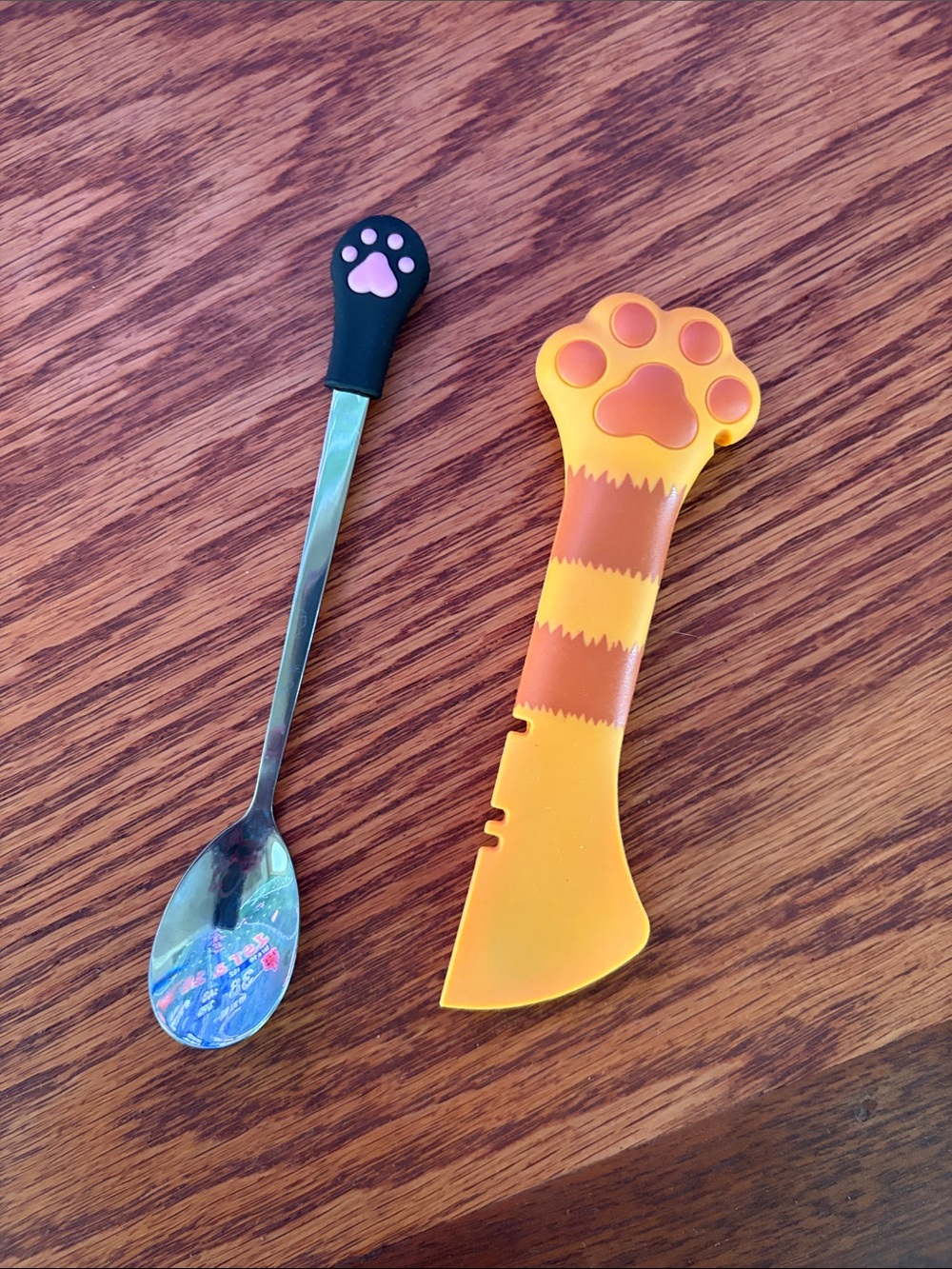 Playful Cat Paw Wet Food Spoons